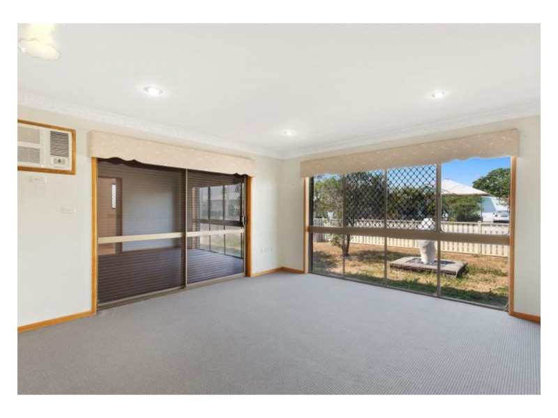17 Hollingsworth Street, Kawana QLD 4701